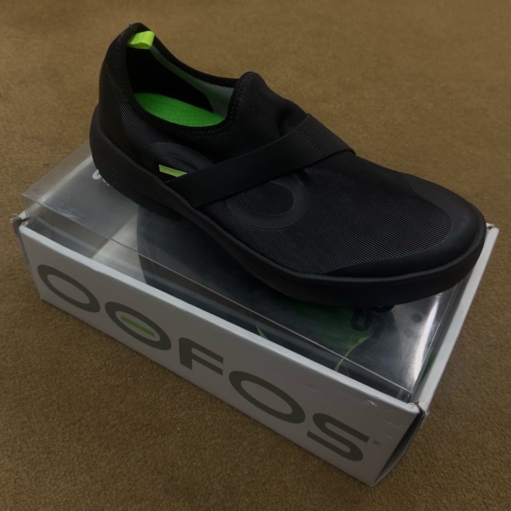OOFOS shoe